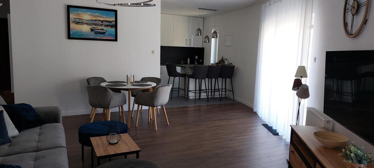 Apartament Riva โปเบียโรโว ภายนอก รูปภาพ